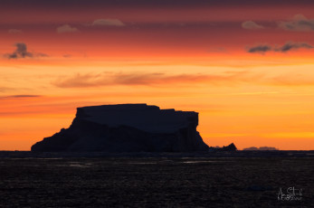 East Antarctica | Iceberg Sunrise