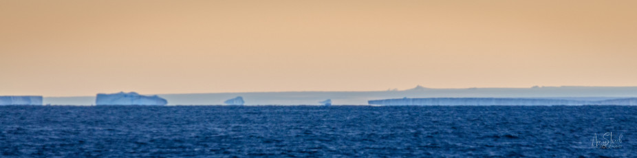 East Antarctica | Sunrise over the Antarctic Coastline