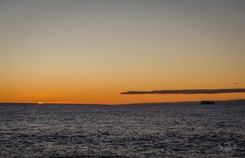 East Antarctica | Sunset and the Antarctic Coast
