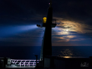 East Antarctica | Halo Around The Moon and The Ice Lights