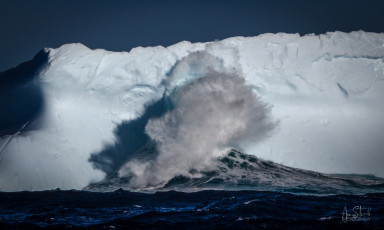 East Antarctica | Iceberg Wave
