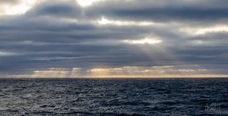 East Antarctica | Rays Of Sunshine